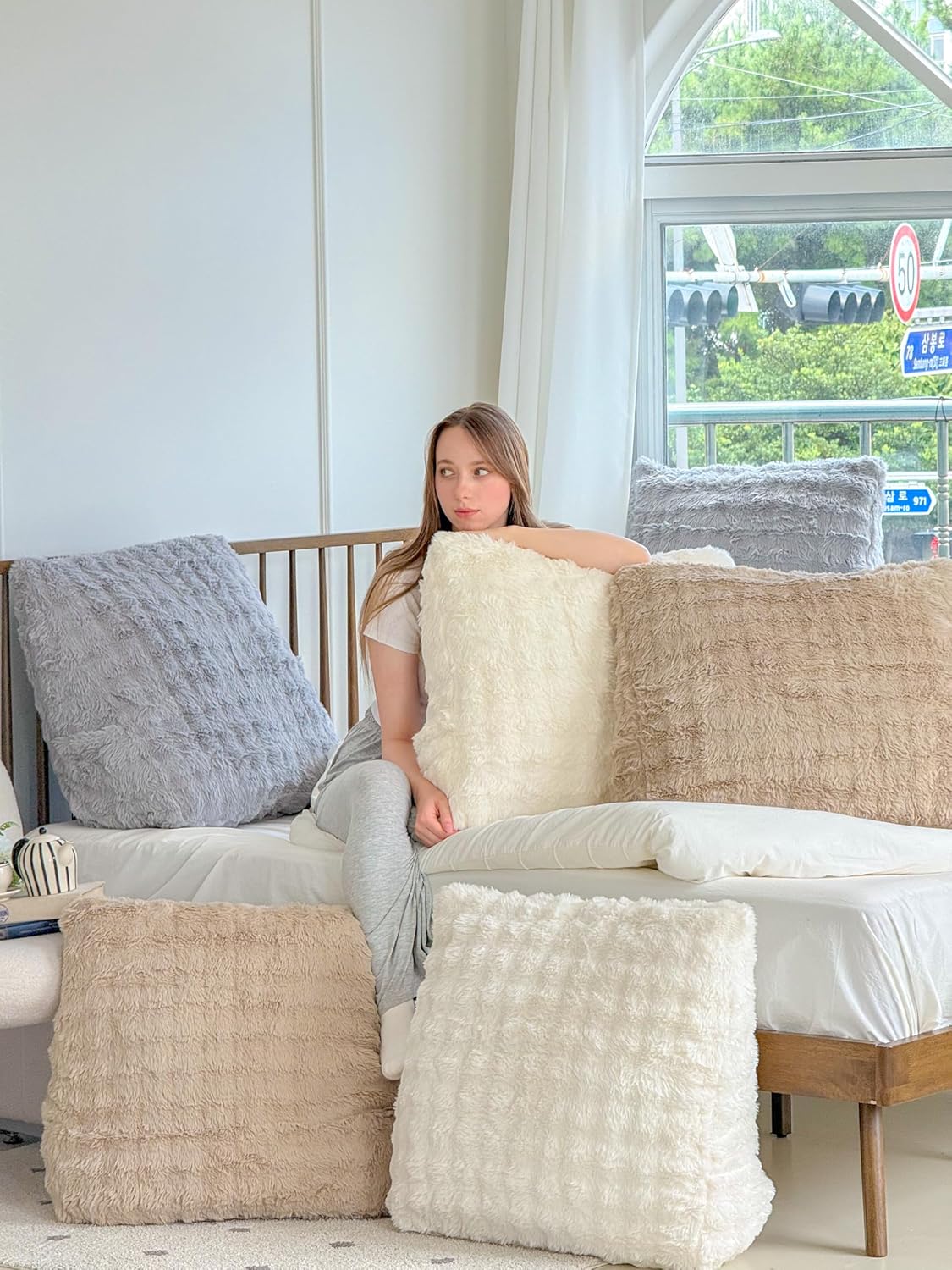 Houkaho Reading Back Rest Pillow Bolster Wedge Cushion Faux Fur Beige Cover NEW