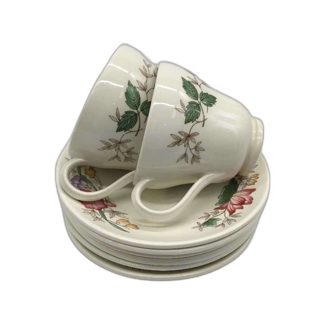 Vintage 8 Piece Wedgwood Barlaston English Floral 6 Dish & 2 Mini Cup Set