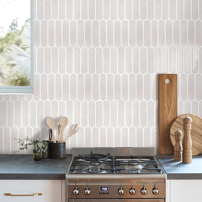 COMSTICKC Decor 10 Piece Beige Fish Scale Peel and Stick Backsplash Tiles NEW