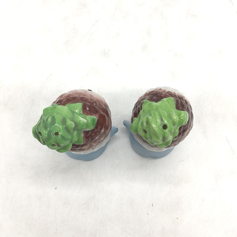 VINTAGE Collectable Pair Of Pineapple Salt and Pepper Shakers & Original Corks