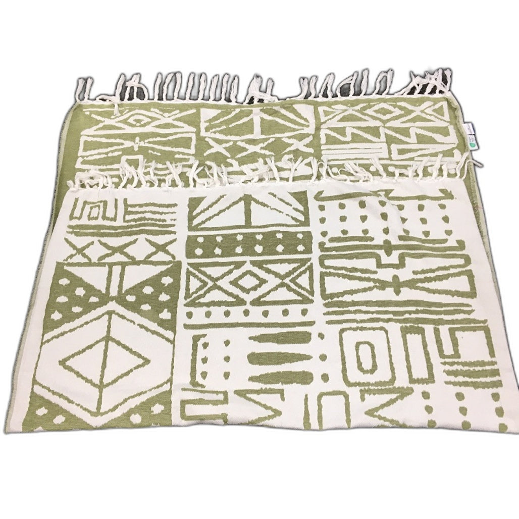 Kirkton House White Olive Green Textured Tassel Throw Blanket 1.3 x 1.8m NEW