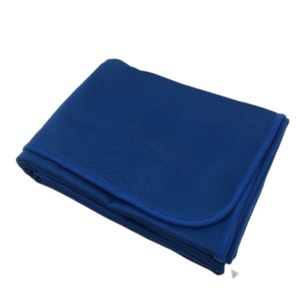 Trendy Den Creations 155cm x 120cm Blue Portable Throw Blanket w Carry Bag NEW
