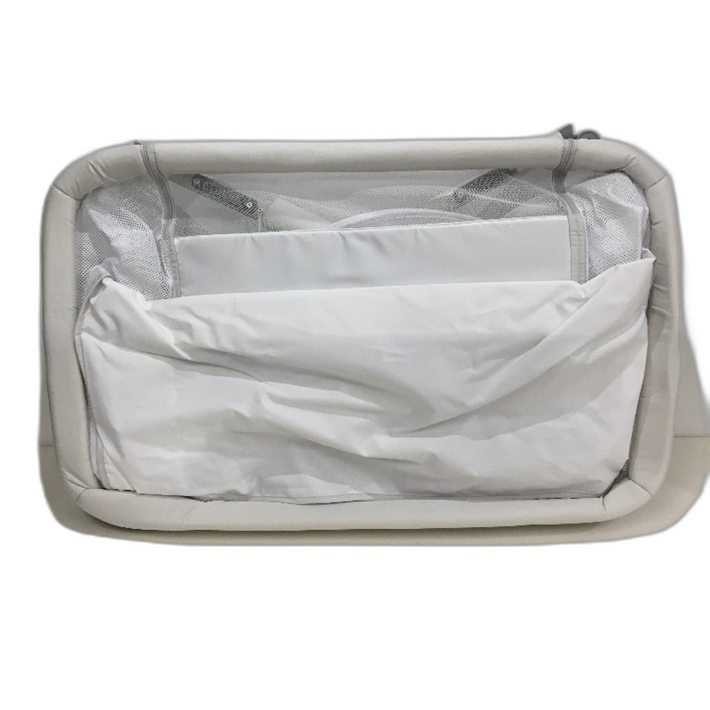 Bassinet and Bedside Sleeper for Safe Co Sleeping with Infant Baby Newborn