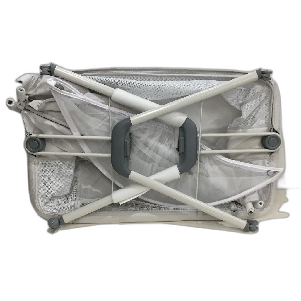 Bassinet and Bedside Sleeper for Safe Co Sleeping with Infant Baby Newborn