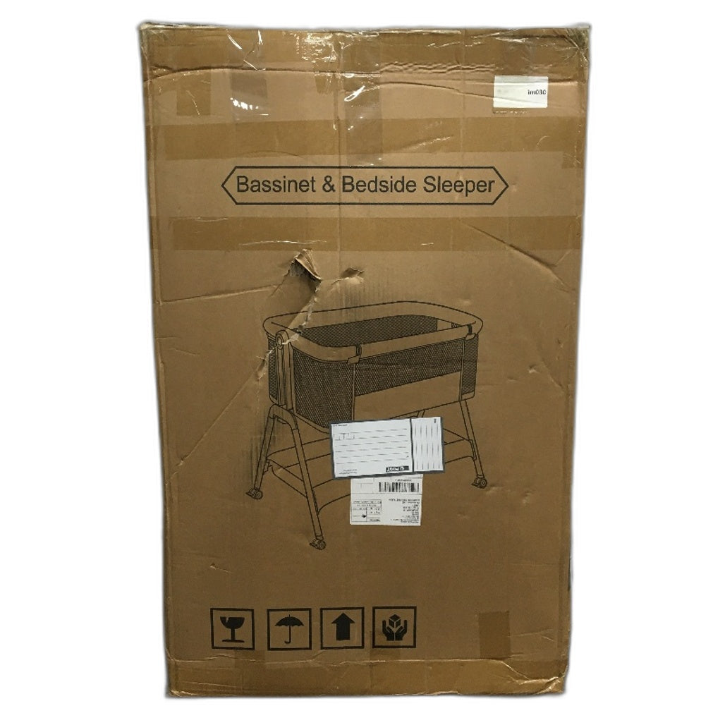 Bassinet and Bedside Sleeper for Safe Co Sleeping with Infant Baby Newborn