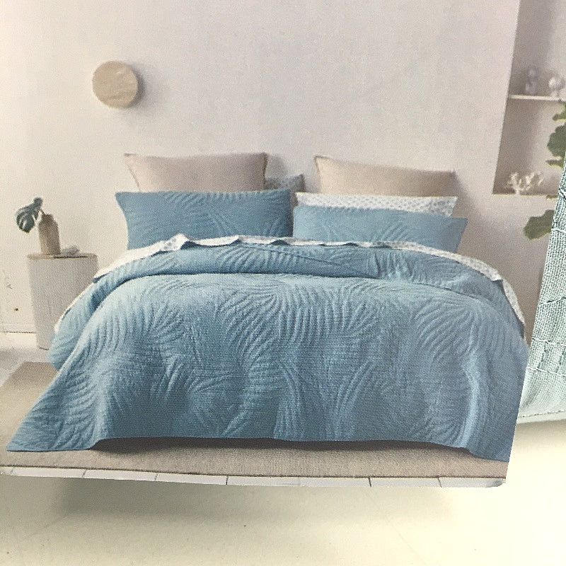Kirkton House Light Blue Floral Stitch Quilted Coverlet Set QUEEN/KING Sized NEW