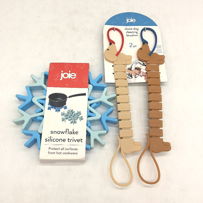 Cute 5PC Kitchen Bundle Trivet Oven Gloves Silicone Straw & Cleaning Brushes NEW