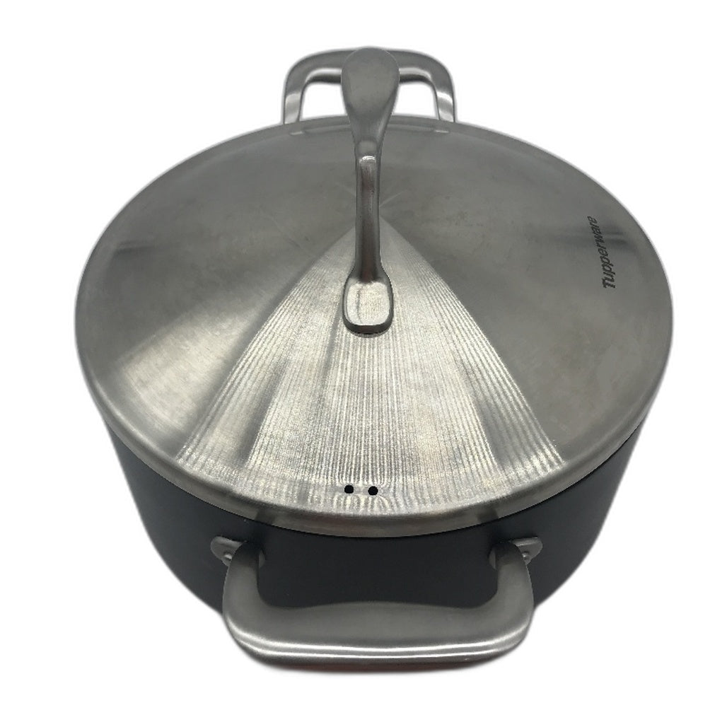 Tupperware 4.9L Dutch Oven Non Stick Coating Oven Safe Encapsulated Base