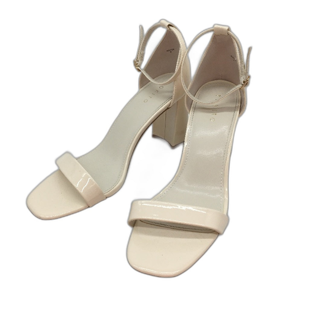 Tokito Amanda Cream Patent Ankle Strap Heeled Sandal Ladies Size 9 SAMPLE NEW