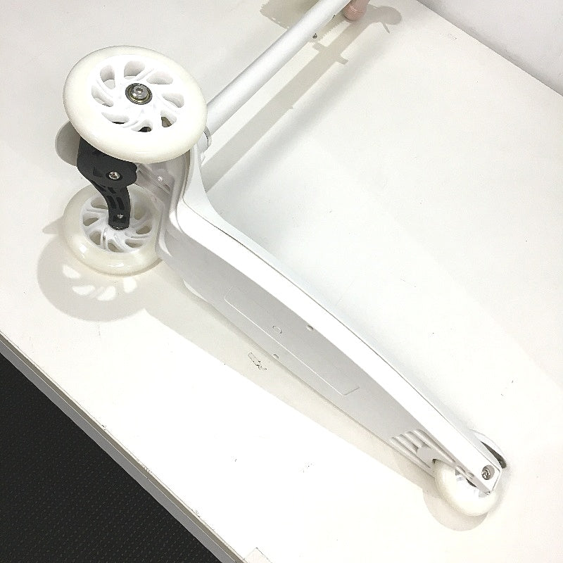 Multicoloured Three Wheel Tri Scooter With Detachable Basket For Kids