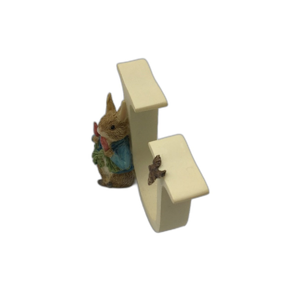 2011 World Of Beatrix Potter Peter Rabbit Radishes Alphabet Letter U Figurine