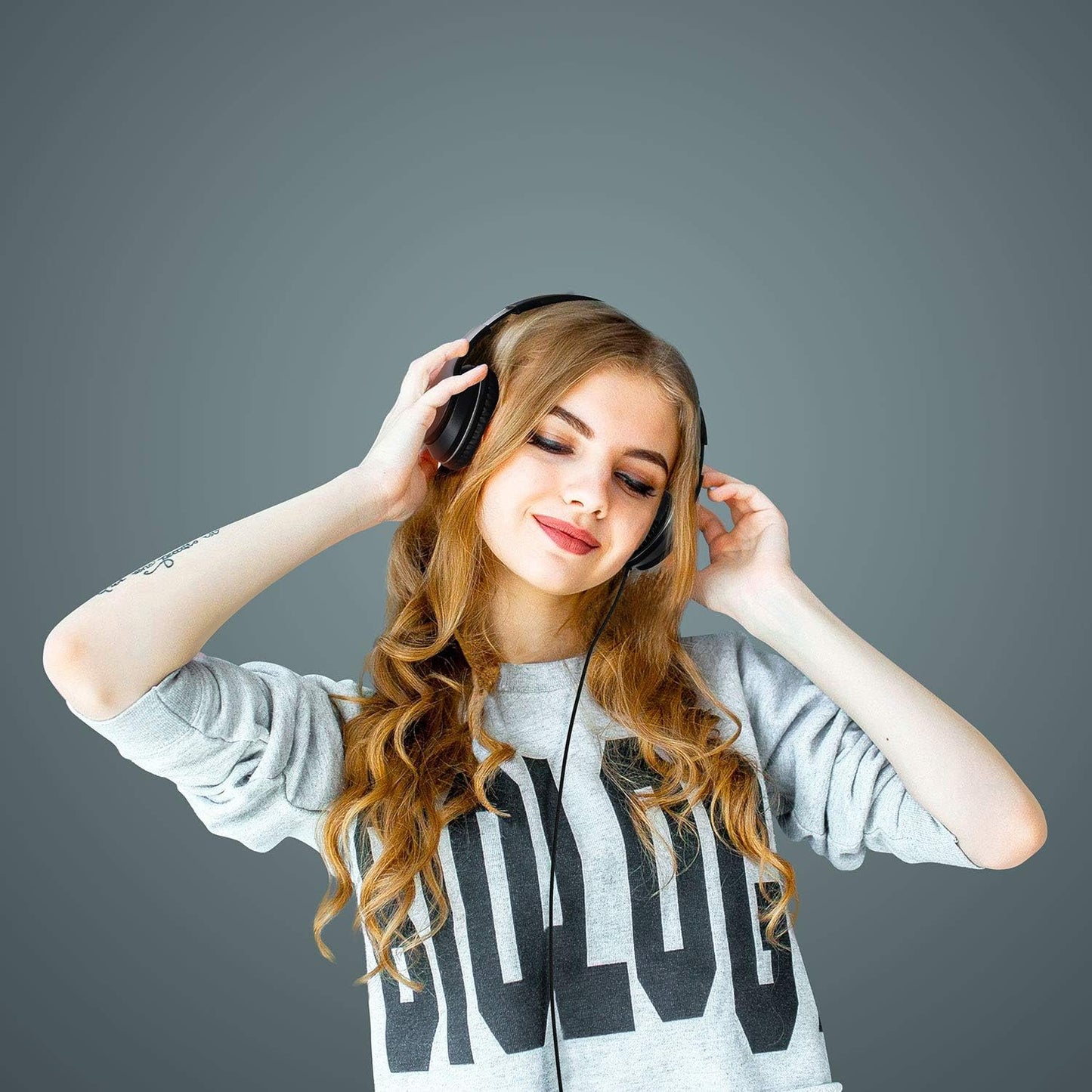 LORELEI Lightweight Foldable Portable Over-Ear Headphones with Microphone NEW