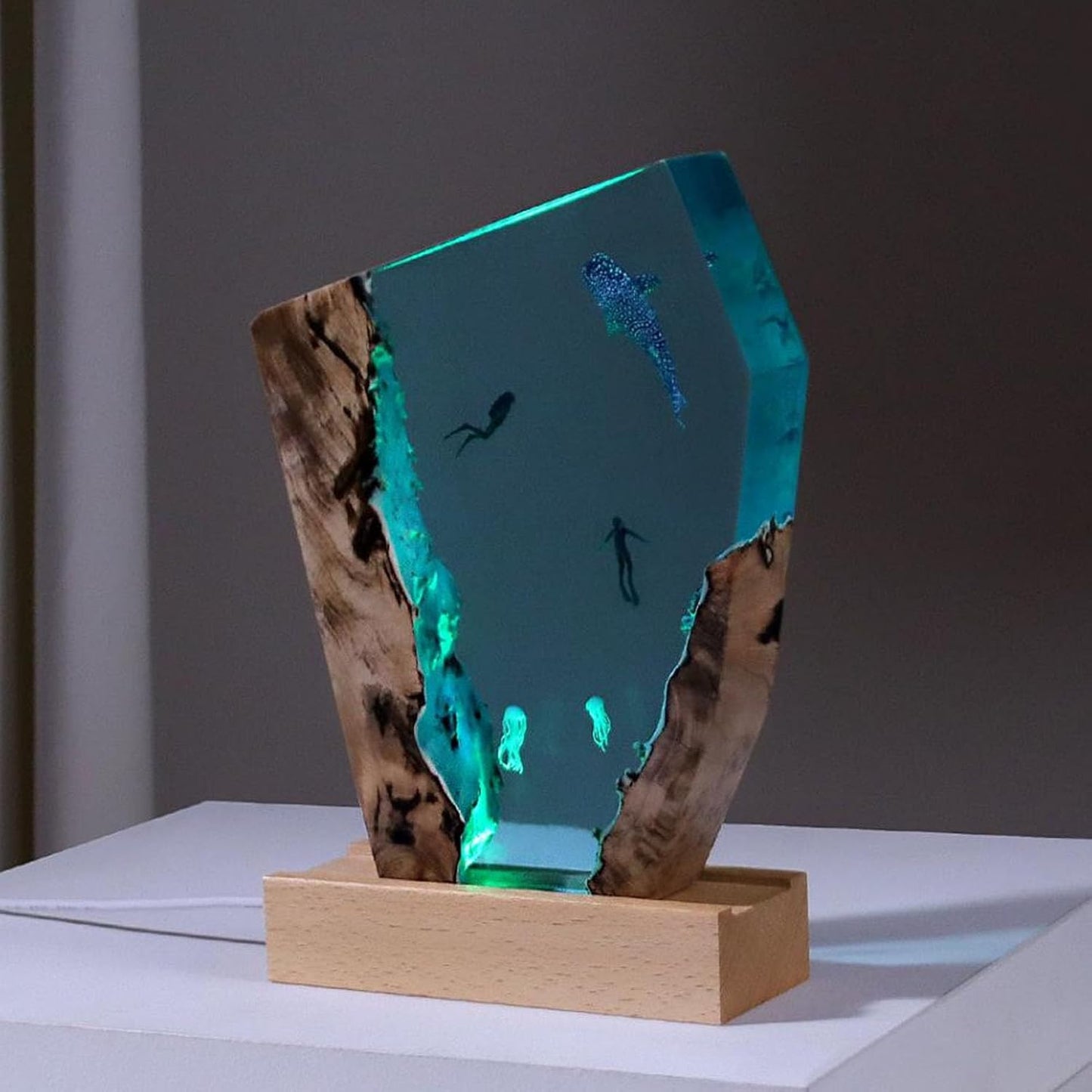 Multicoloured Resin Whale Diver Decorative Night Light Lamp for Home Decor DEMO