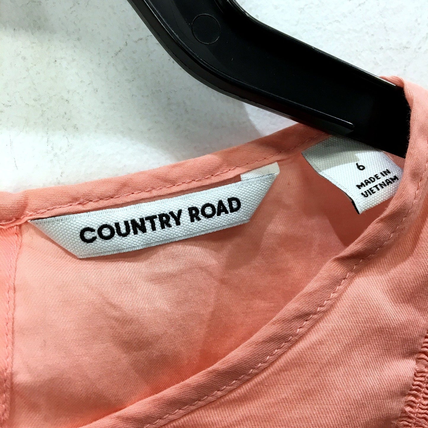 Womens Country Road Smocked Cotton Blouse in Coral, Size 6