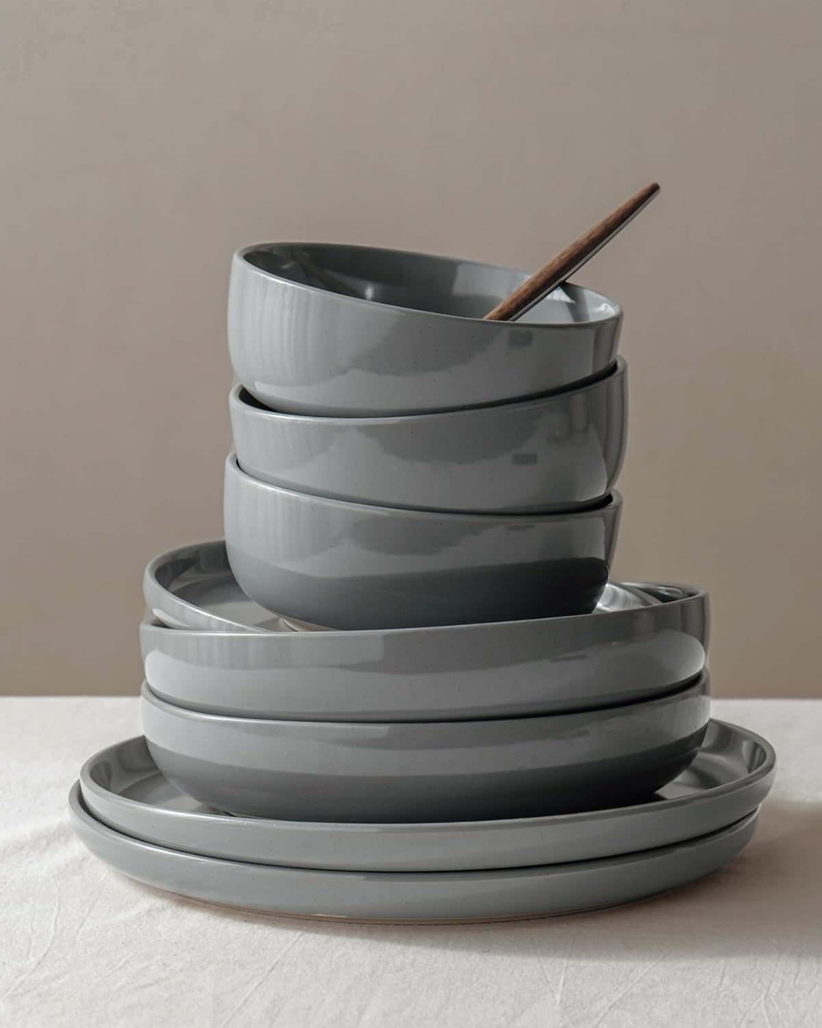 Famiware 12-Piece Dark Gray Dinnerware Set - Dinner Plates, Bowls, Mugs NEW