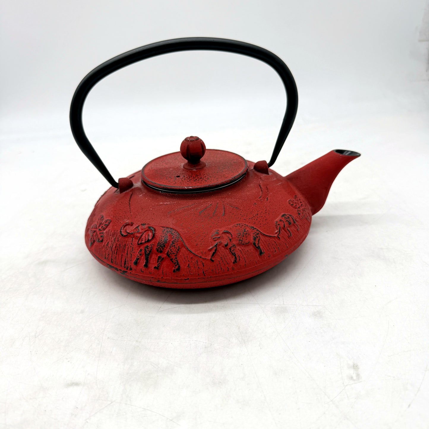 Oriental Red Cast Iron Asian-Style Decorative Teapot for Traditional Tea Brewing