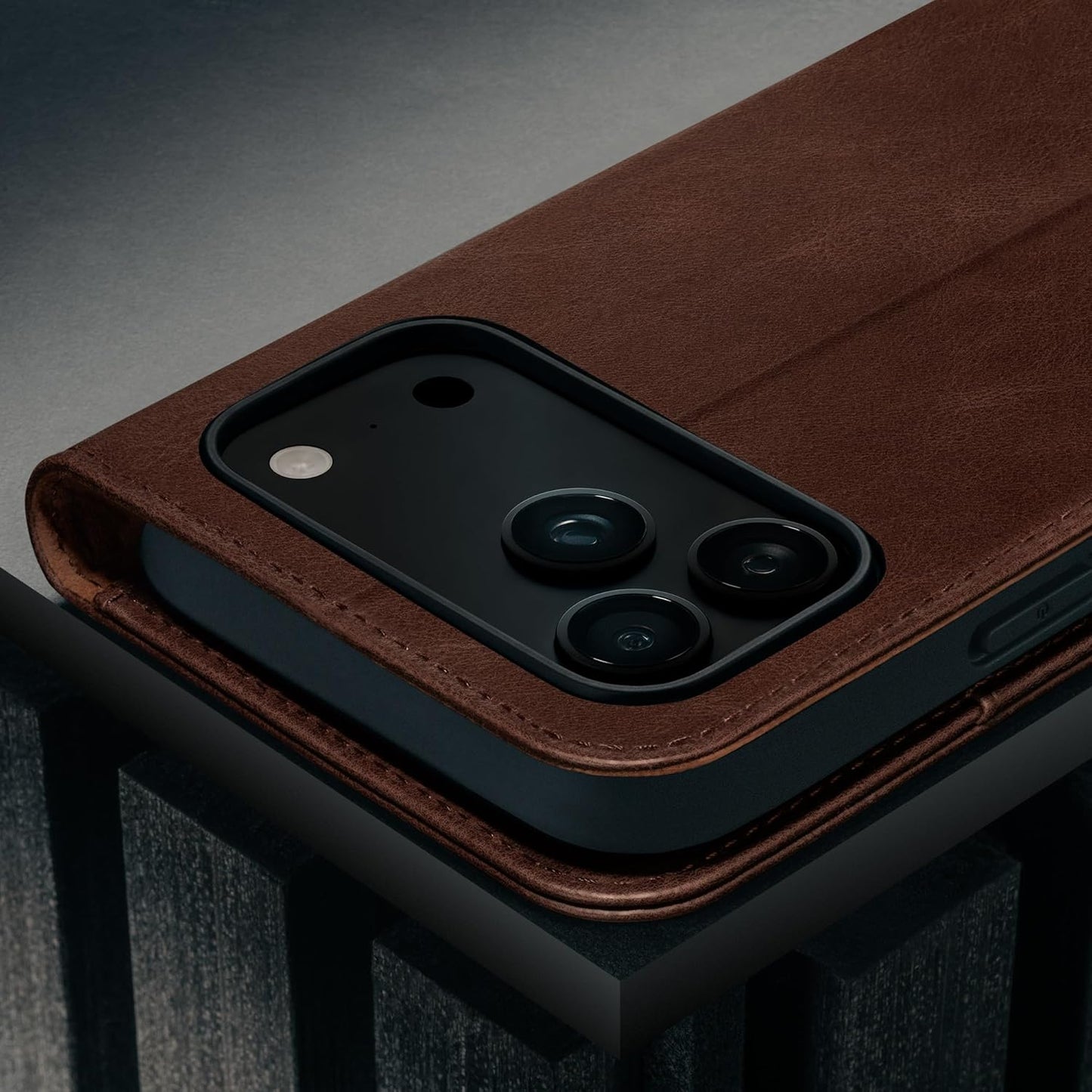 TORRO Premium Leather Flip & Wallet Case for iPhone 17 Pro Max 6.9" Brown DEMO