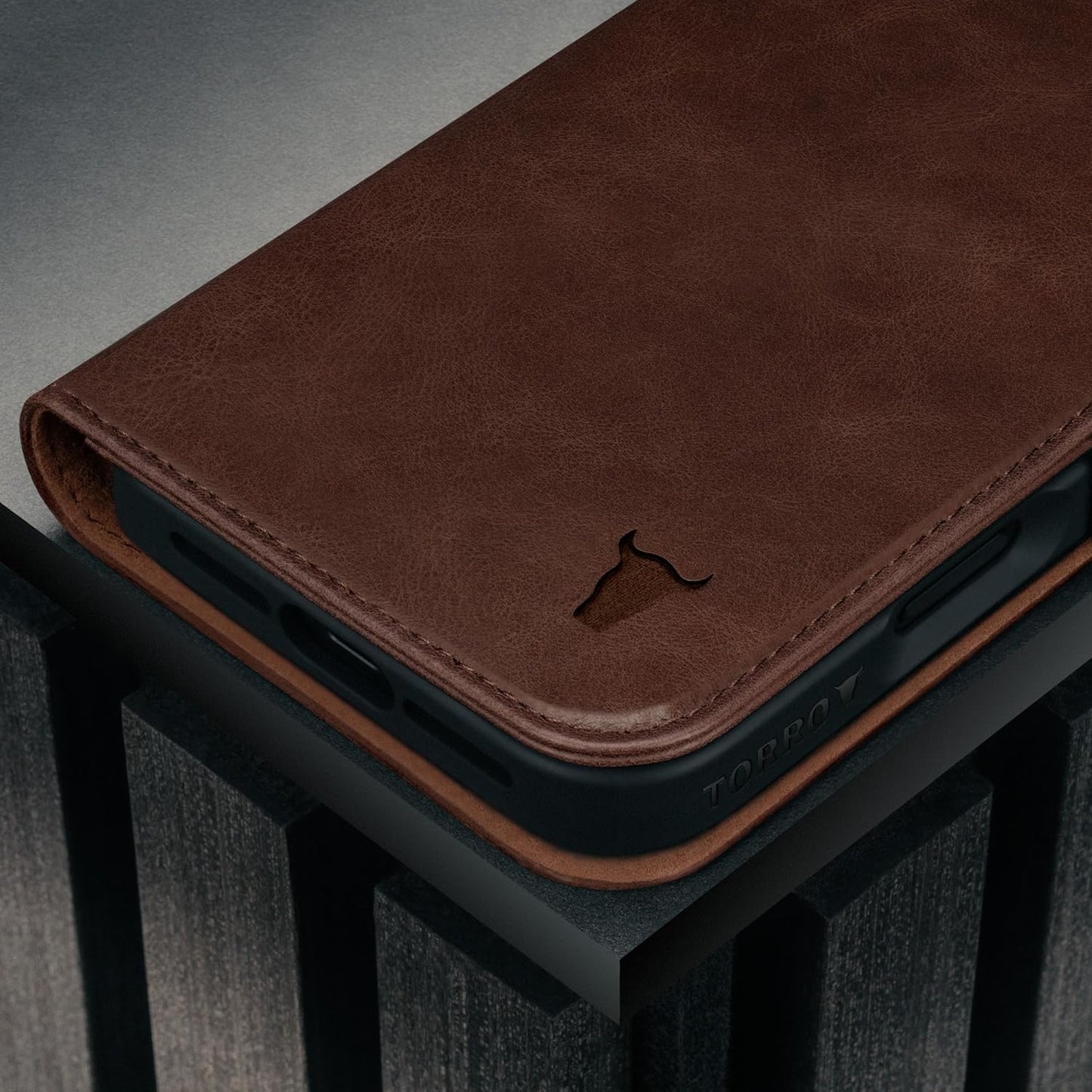 TORRO Premium Leather Flip & Wallet Case for iPhone 17 Pro Max 6.9" Brown DEMO