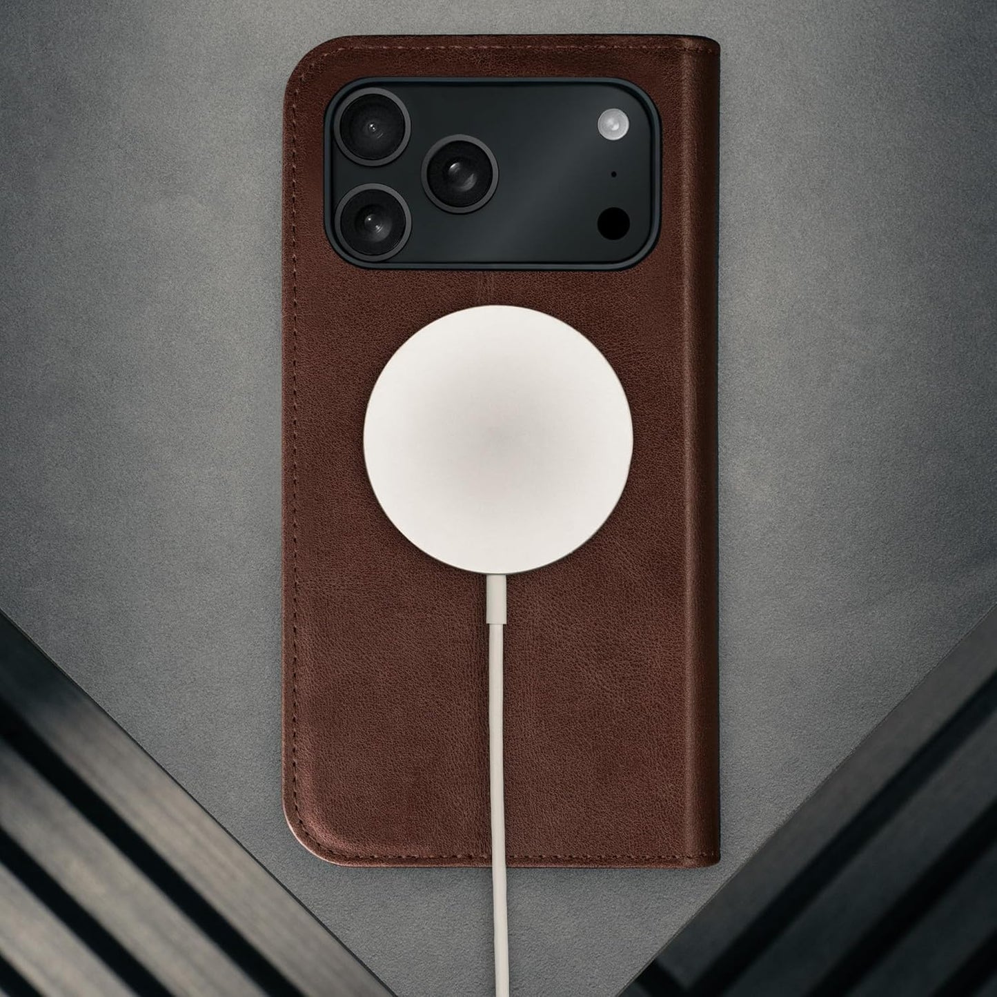 TORRO Premium Leather Flip & Wallet Case for iPhone 17 Pro Max 6.9" Brown DEMO