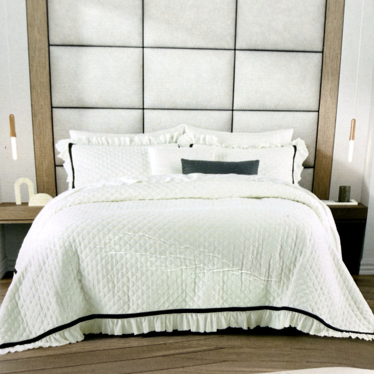 Quilted Coverlet Set White & Navy Trim Hotel Collection Fits Queen/King NEW