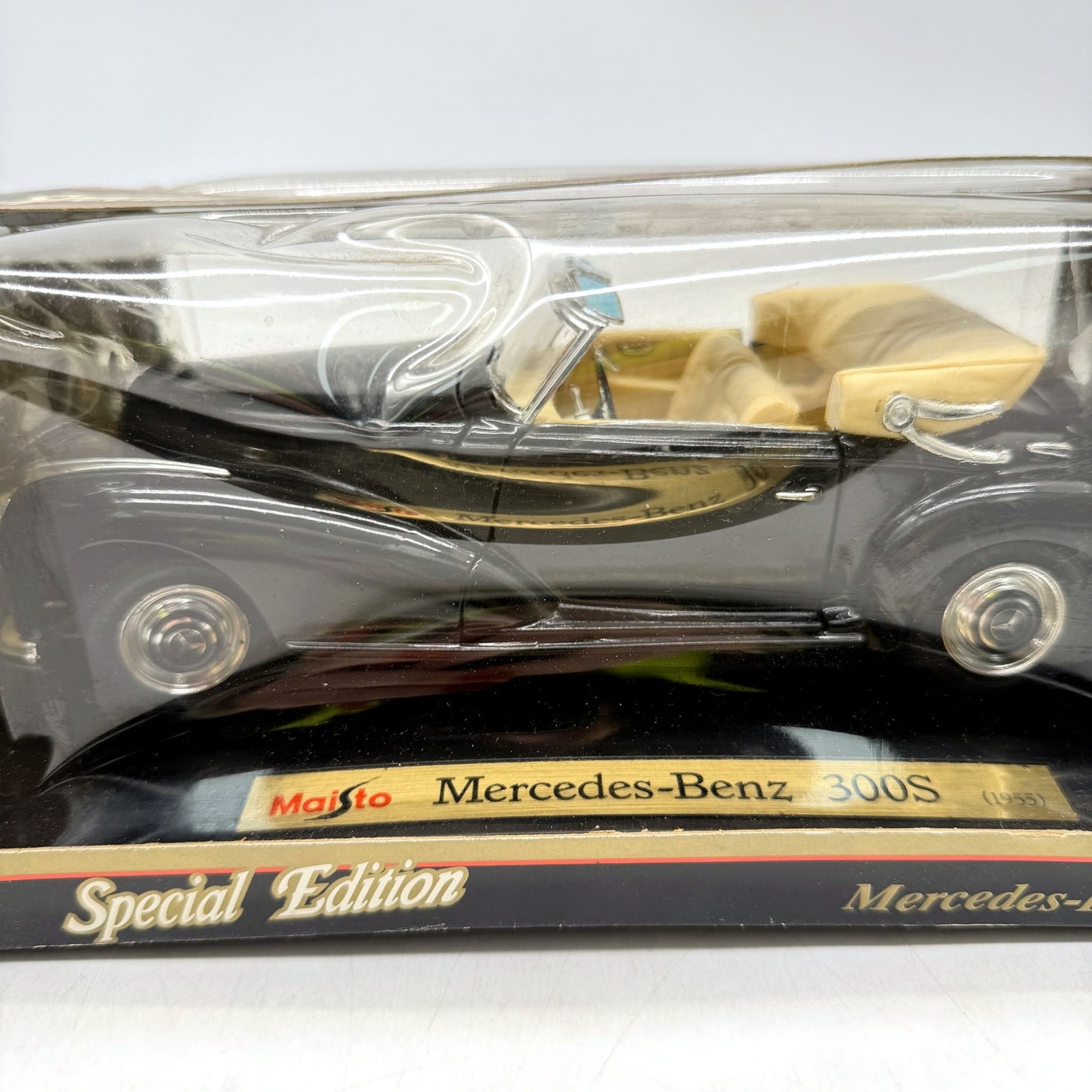 Maisto 1:18 Scale Mercedes-Benz 300S 1955 Collectible Model Car Black Diecast