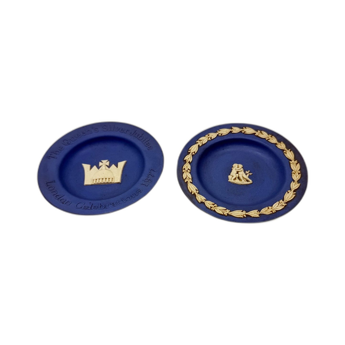 Wedgewood 2-Pack Decorative Commemorative Ceramic Plates in Blue - Elegant