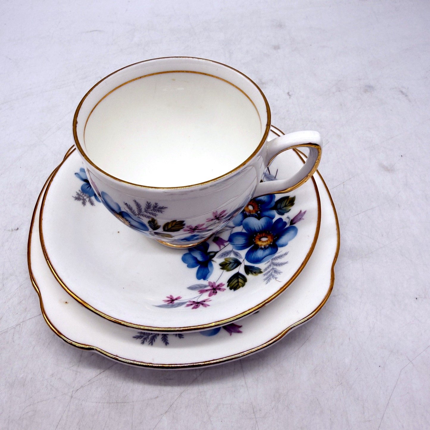 VINTAGE Duchess 3 Piece Bone China Made In England Floral Tea Cup and Saucer Set