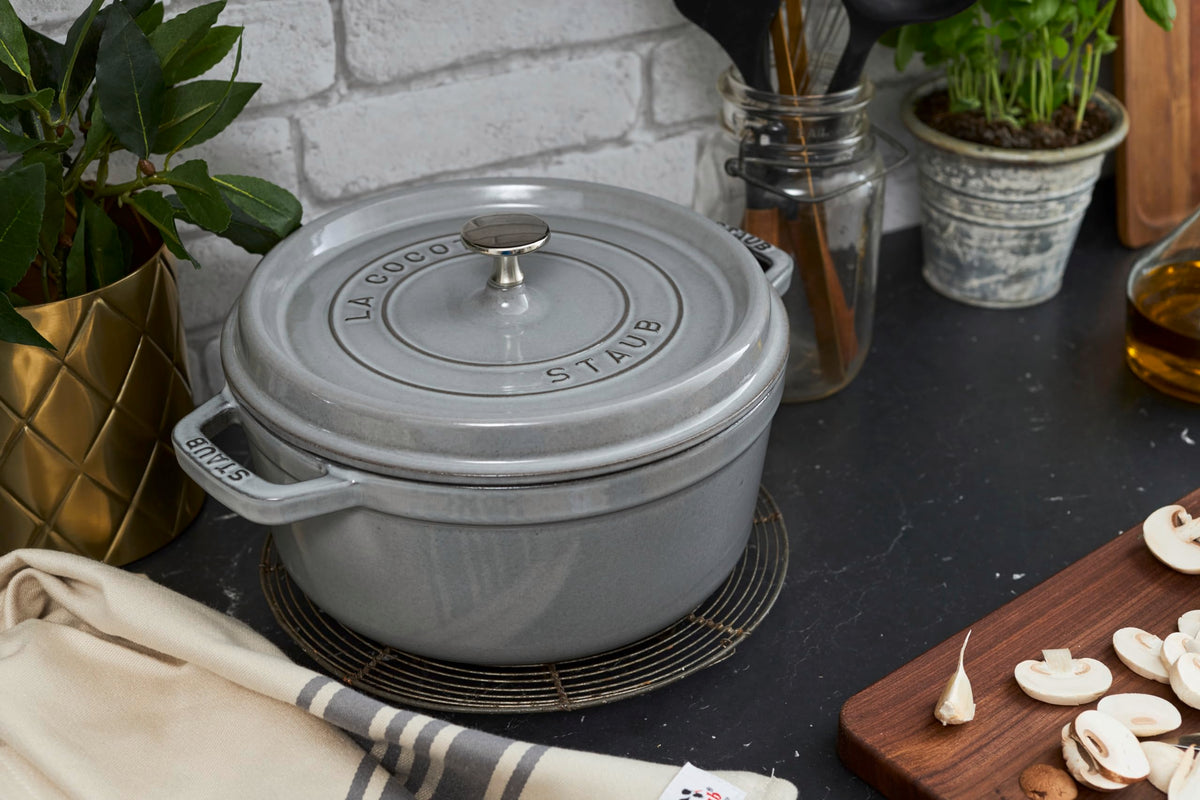 STAUB Cocotte Ronde Round Dutch Oven 20cm 2.2L Graphite Grey Cast Iron NEW