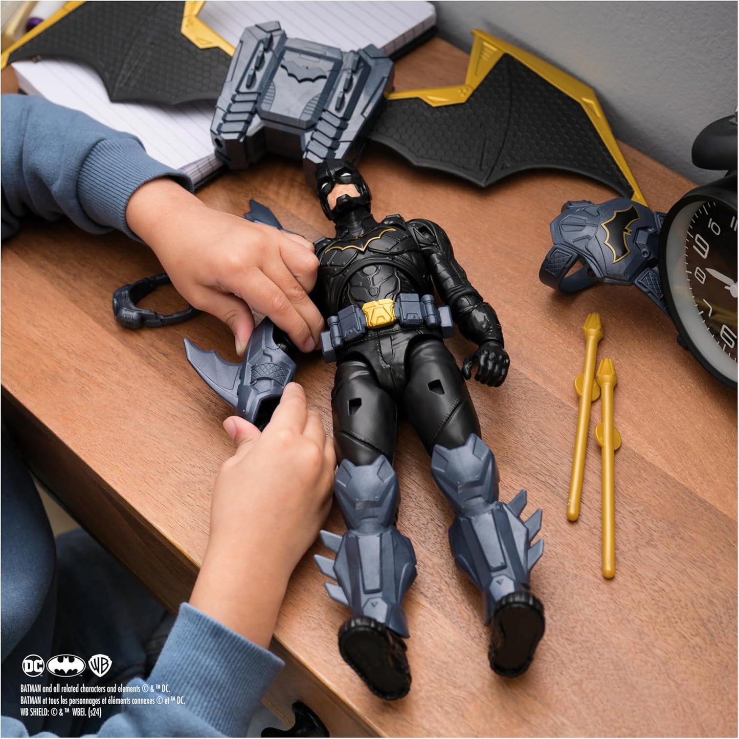 Spin Master 12-Inch Multicolor Batman Action Figure with Expandable Wings DEMO