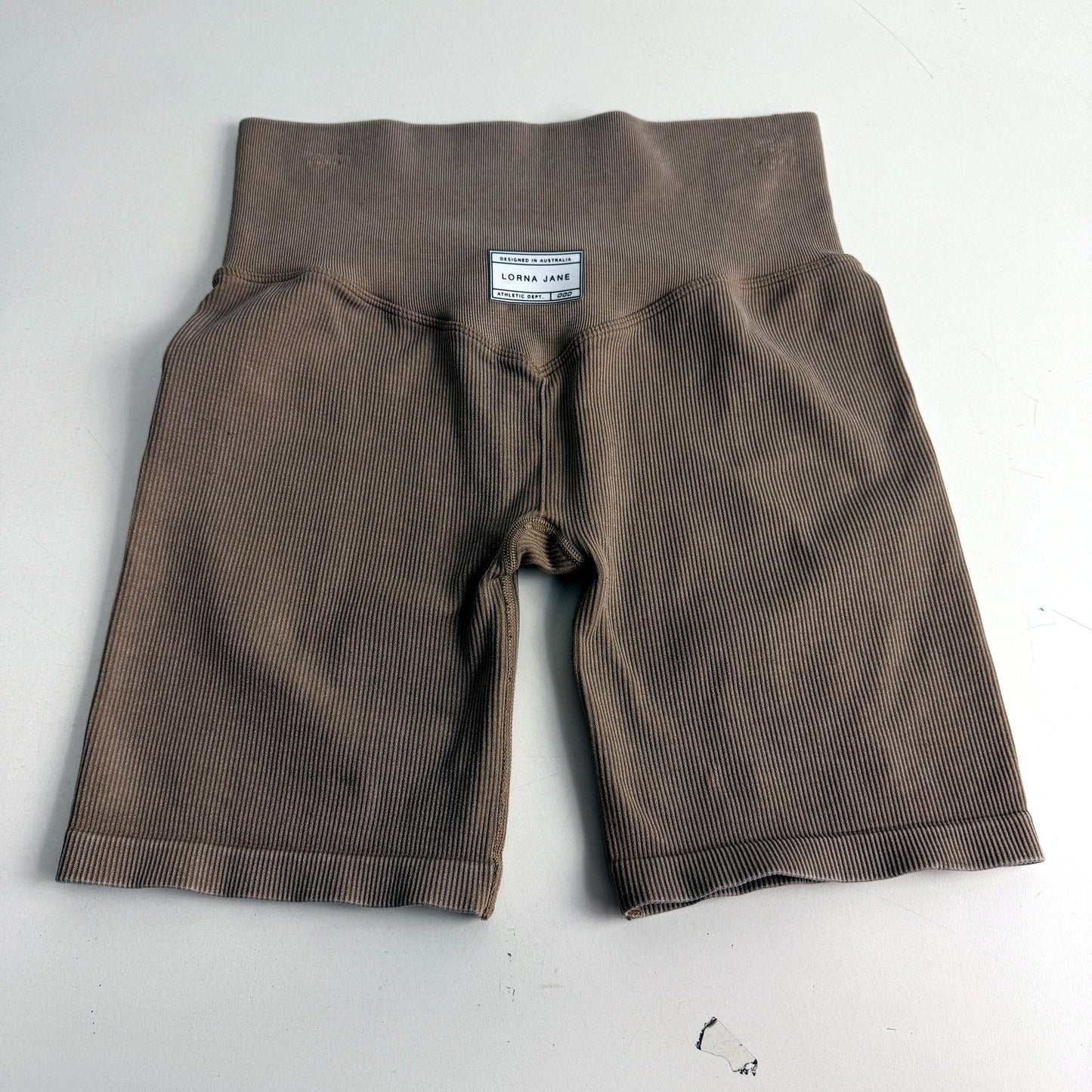 Lorna Jane Womens Seamless Ribbed Athletic Shorts in Brown, Size M
