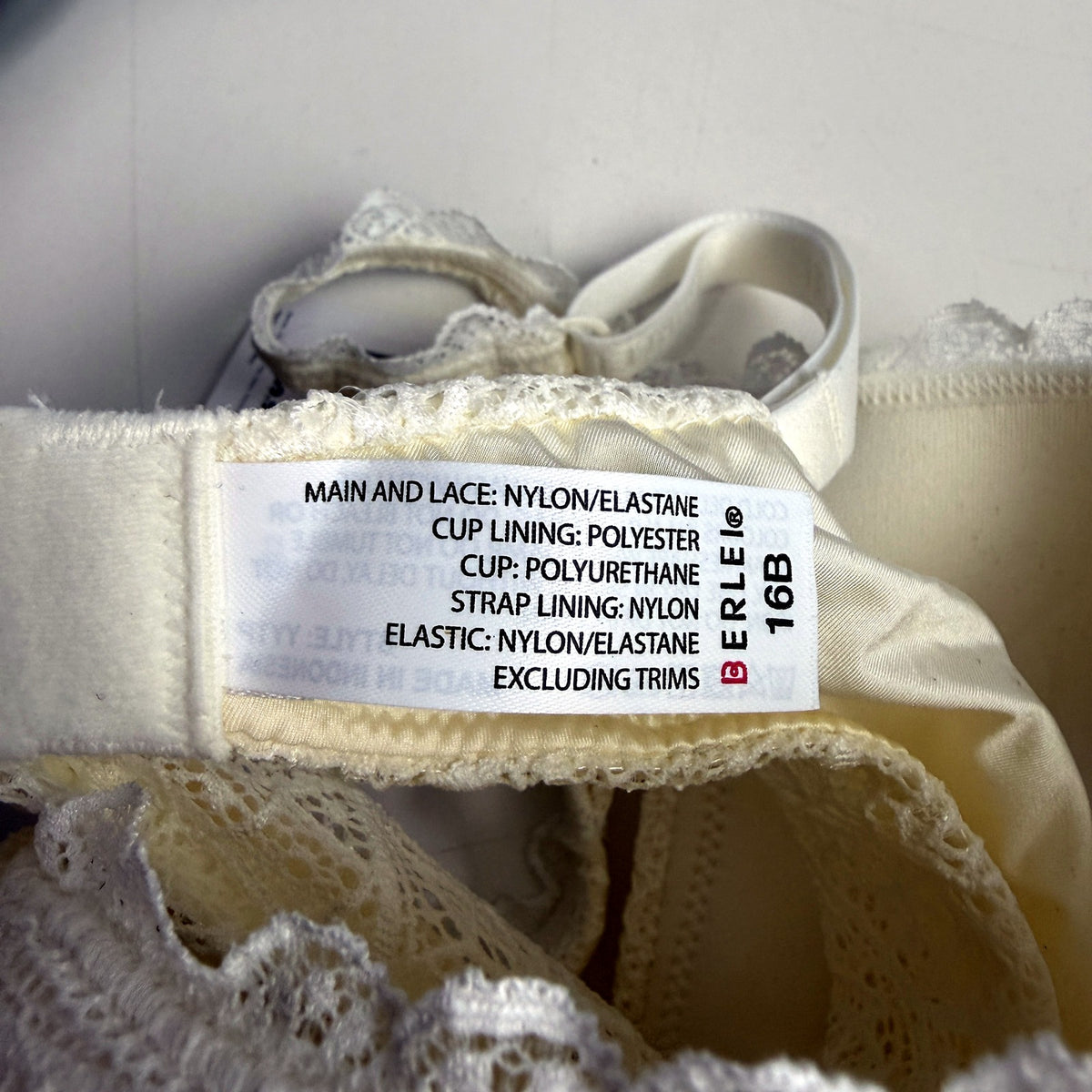 Berlei Womens Lace T-Shirt Bra 2-Pack Navy White Size 16B NEW