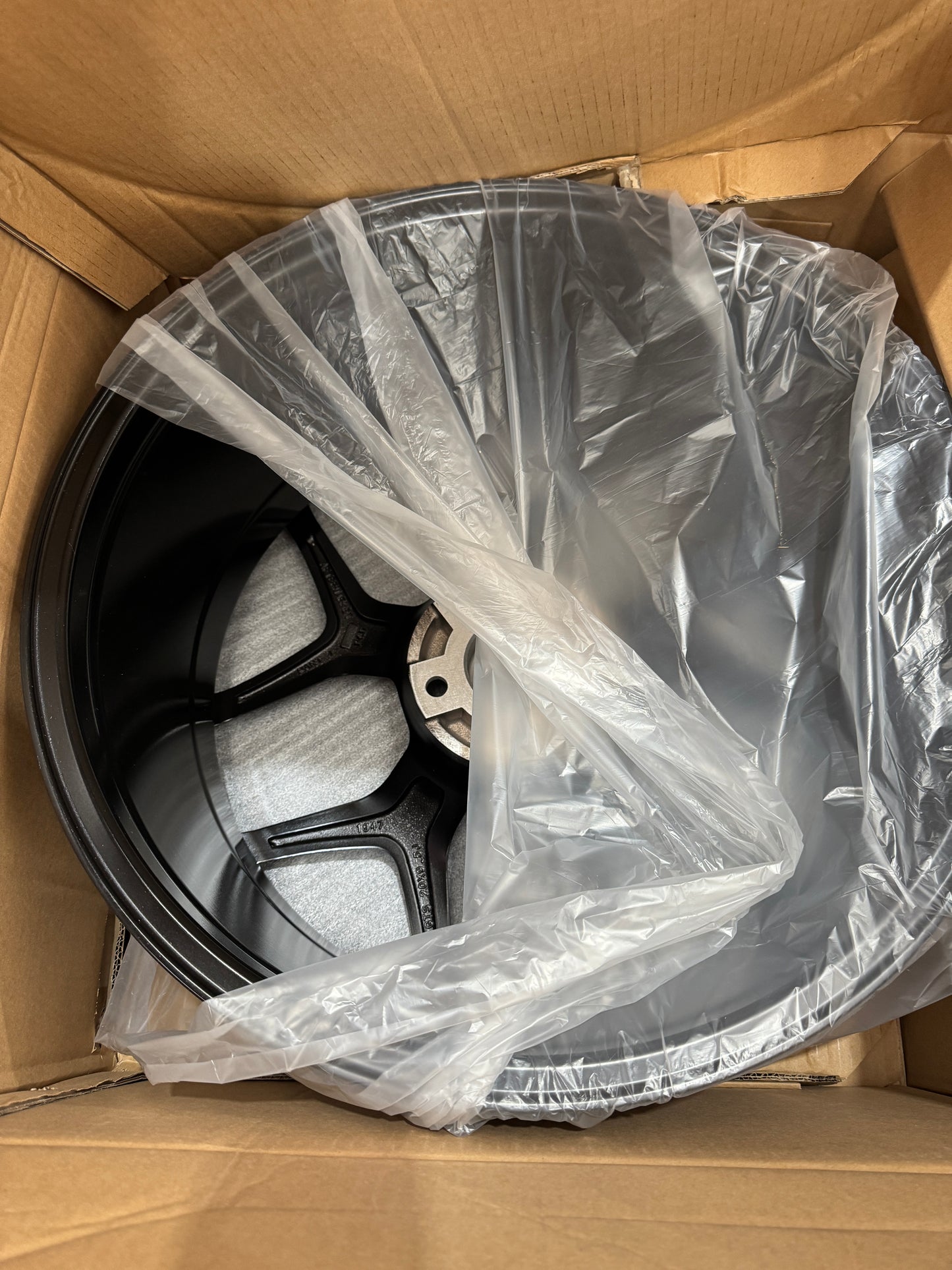 Wheelsape RSeries GTS 20" P45 9.5J V-Tape Cast Made Gloss Black Single Rim NEW