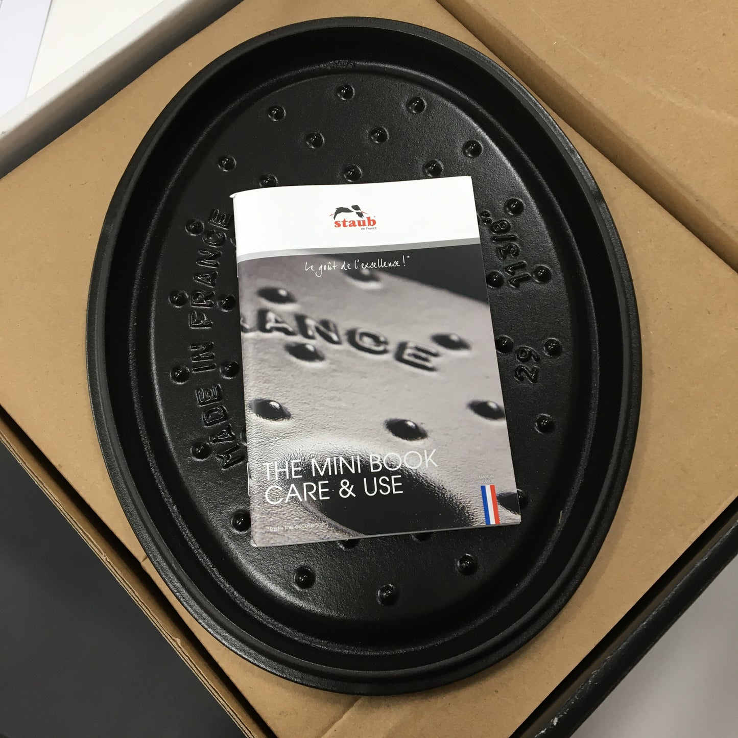 Staub en France Cast Iron Cocotte Oval Roaster 29 cm 4.25 L Graphite Grey