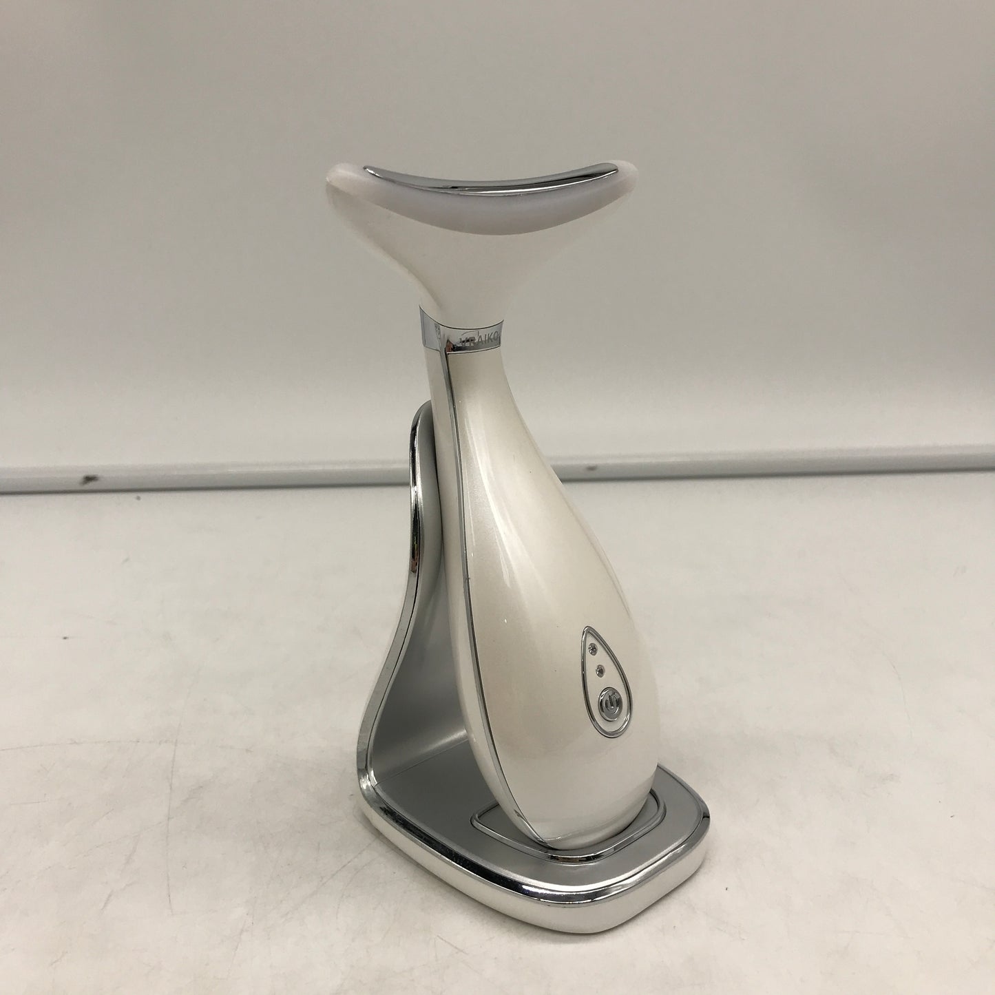 VRAIKO Lily Neck & Face Massager Sculpting Tool Vibrating Skin Rejuvination