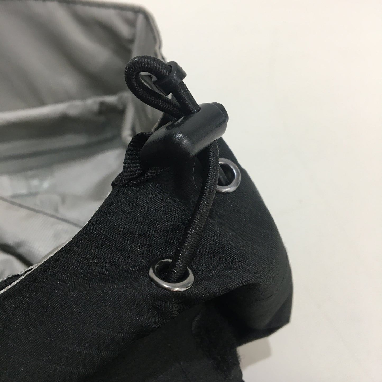 XTM Black Kimberley Seam Sealed Waterproof Hooded Rain Jacket Ladies Size 18 NEW