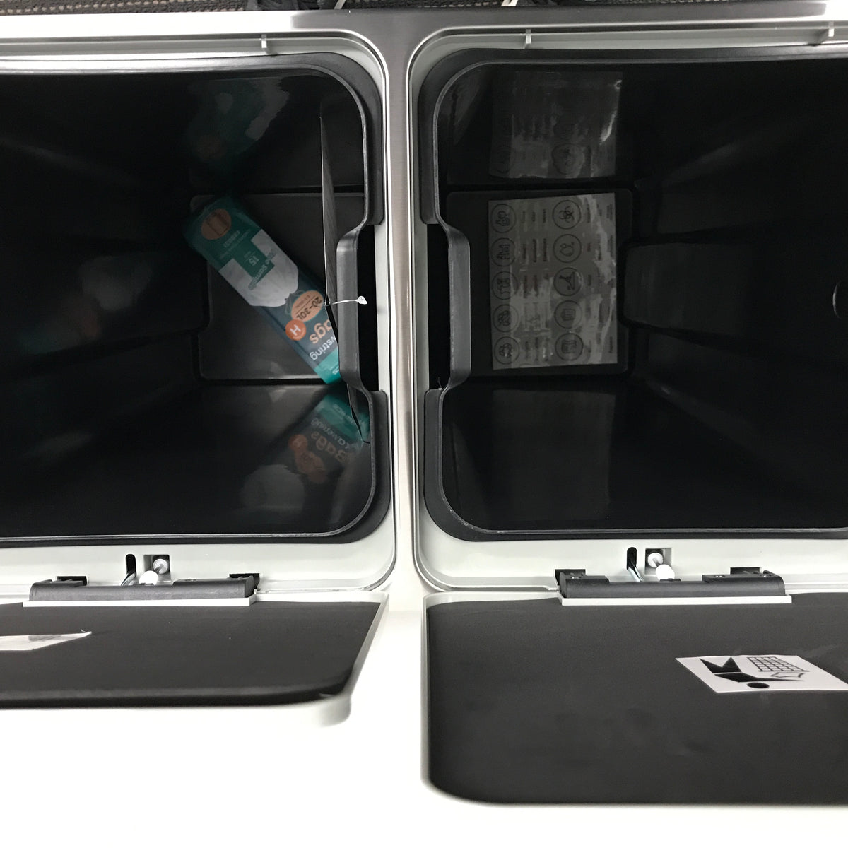 SONGMICS 60L Double Compartment Kitchen Trash Can with Metal Pedal, White DEMO
