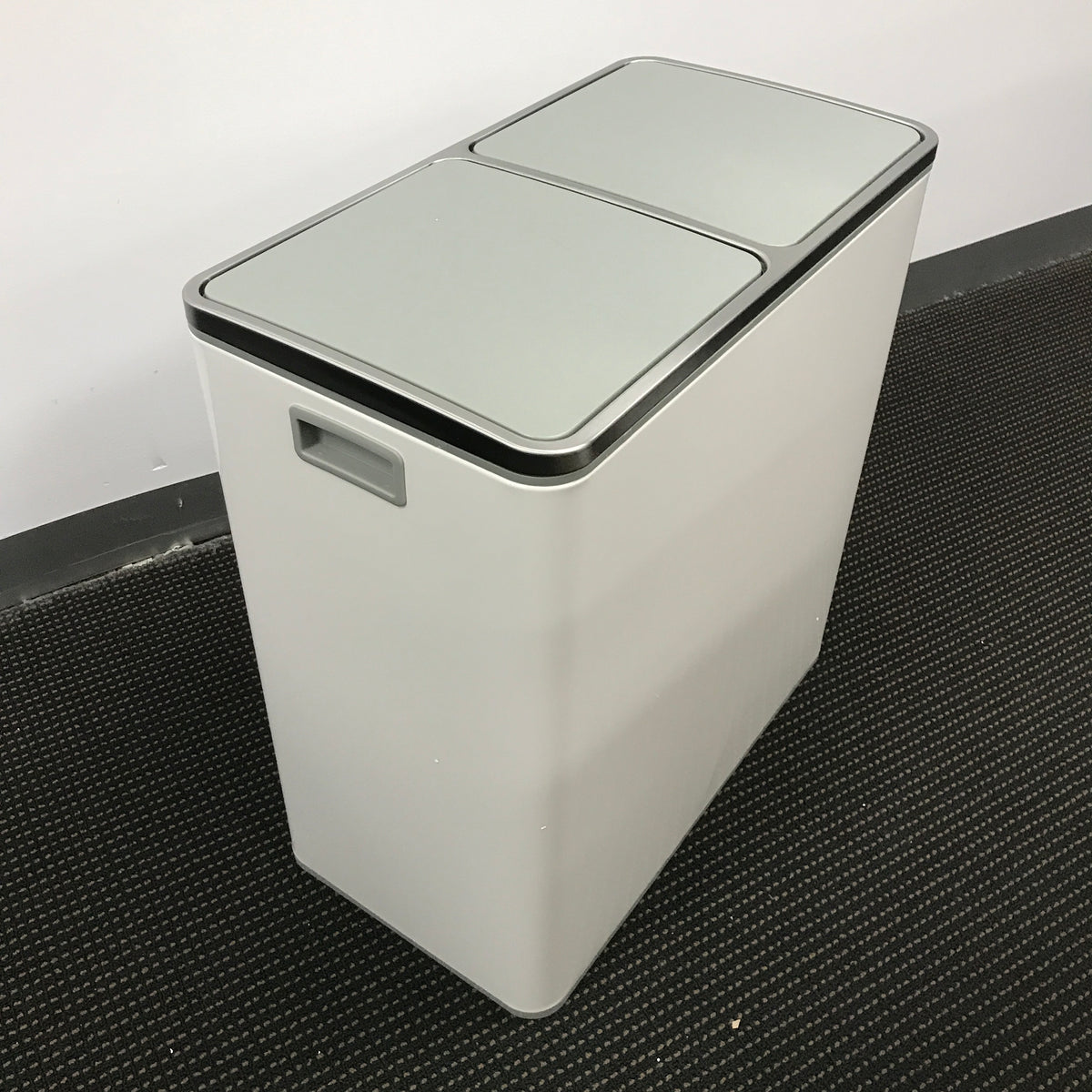 SONGMICS 60L Double Compartment Kitchen Trash Can with Metal Pedal, White DEMO