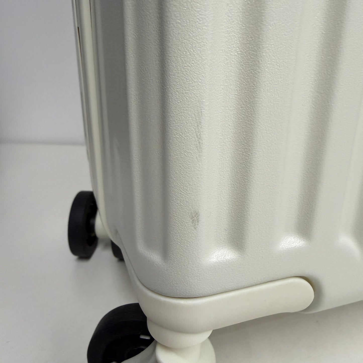 Frafuo Unisex Carry-Ons Carry-On Suitcase Hardshell Spinner Luggage with DEMO
