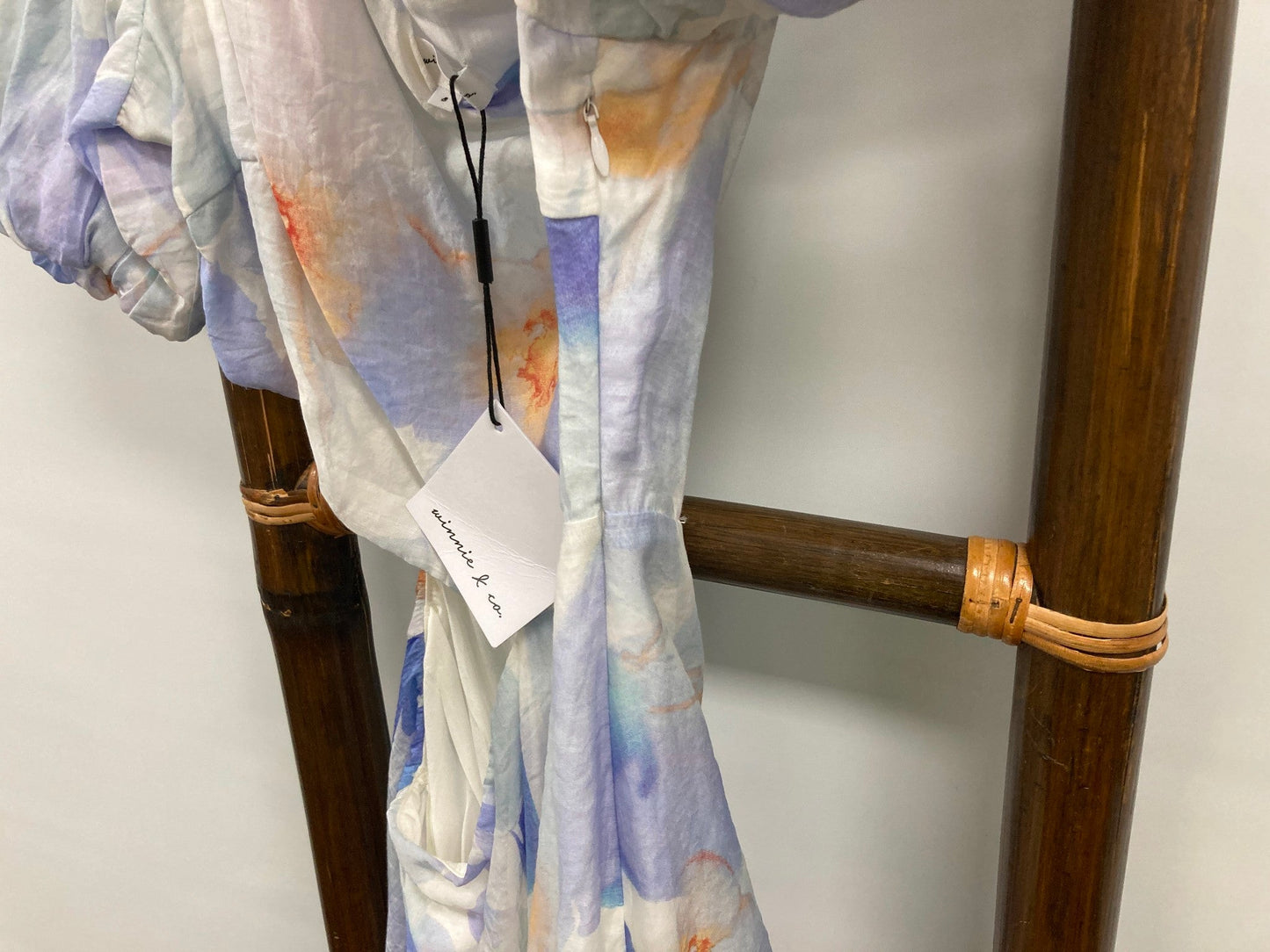 Winnie & Co Lined Light Pastel Dress With Side Cut Out Ladies Sz 8 NEW