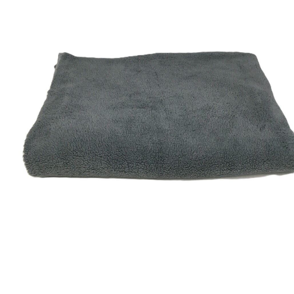 Kirkton House Plush Super Soft Grey Blanket with Pockets Size 1.40x2.10cm NEW