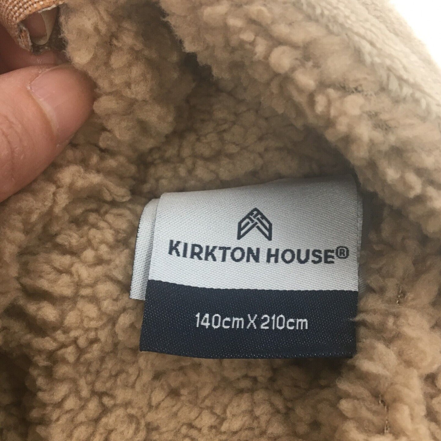 Kirkton House Plush Super Soft Light Brown Blanket with Pockets Large NEW