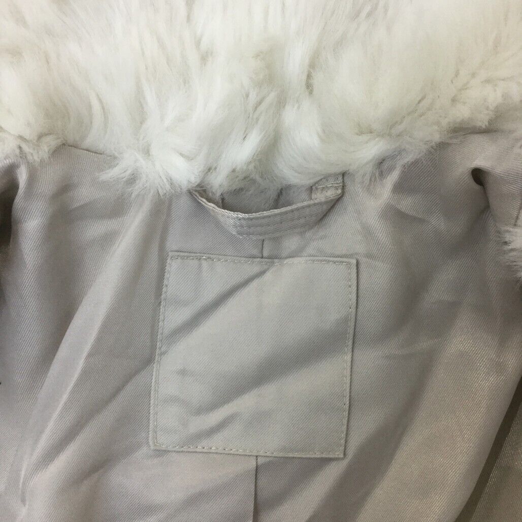 Like NEW White Faux Fur Super Soft Short Fully Lined Jacket Size Xs