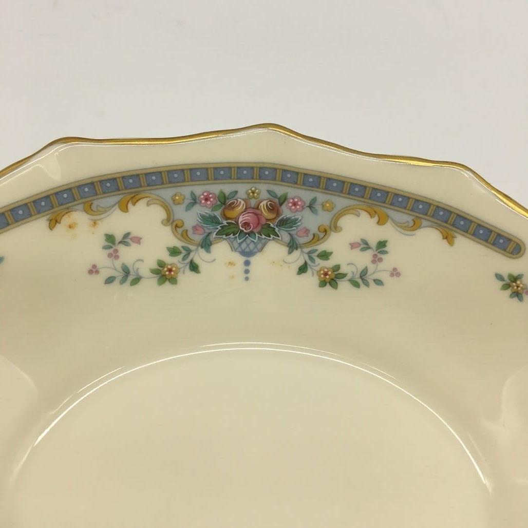 Vintage 1981 Royal Doulton Made In England Bone China Juliet Candy Dish 15Cm