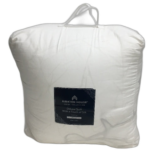 Kirkton House 375TC Deluxe Cotton Quilt with a Touch of Silk QUEEN NEW