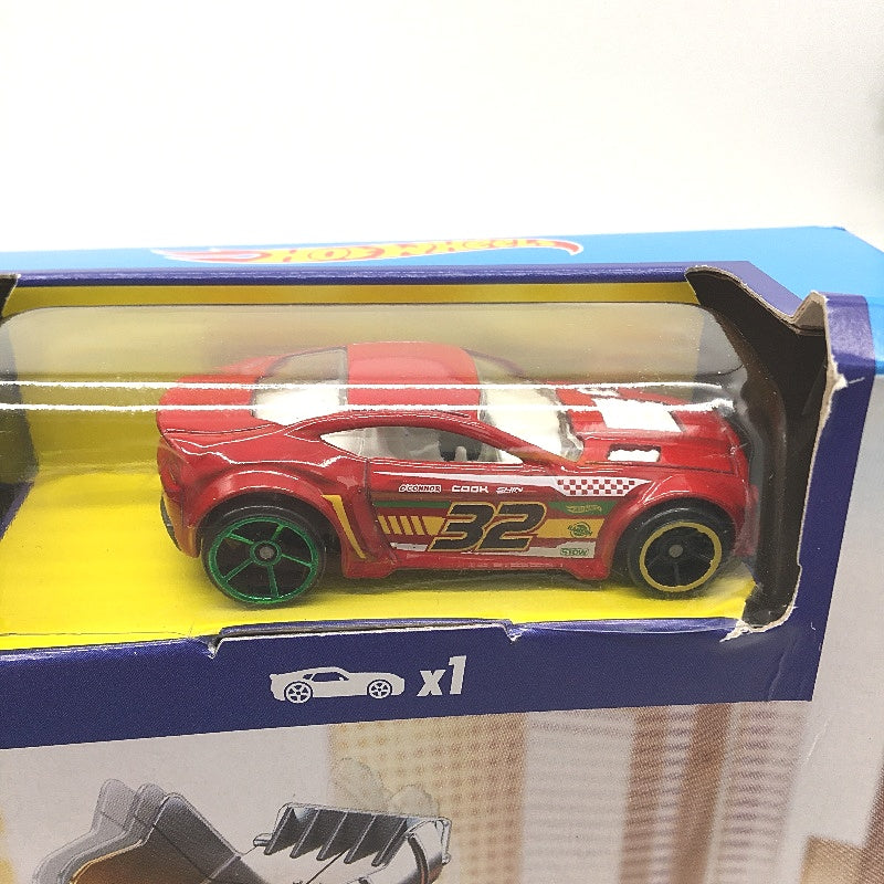 Hot Wheels City Blaze Blast with Exploding Fuel Tank Fold Out Play Set NEW