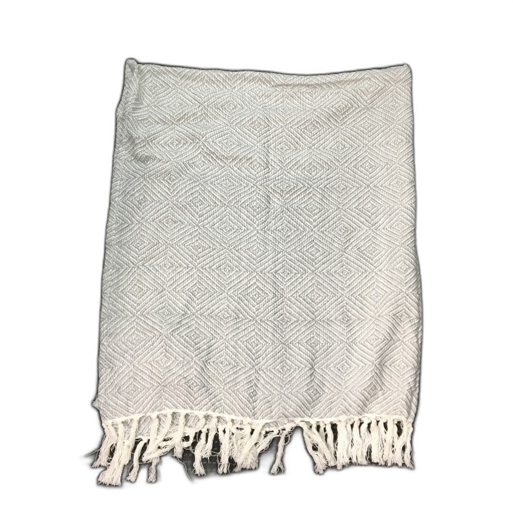 Target Sample Grey & White Lightweight Weave Textured Fringed Throw Blanket NEW