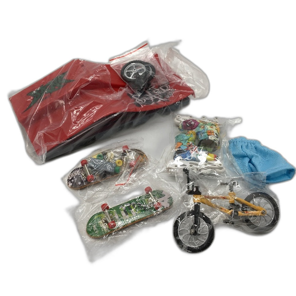 Donbful Urban Skatepark Finger Decktoy Skateboard Trick Sets Ages 3 Plus NEW