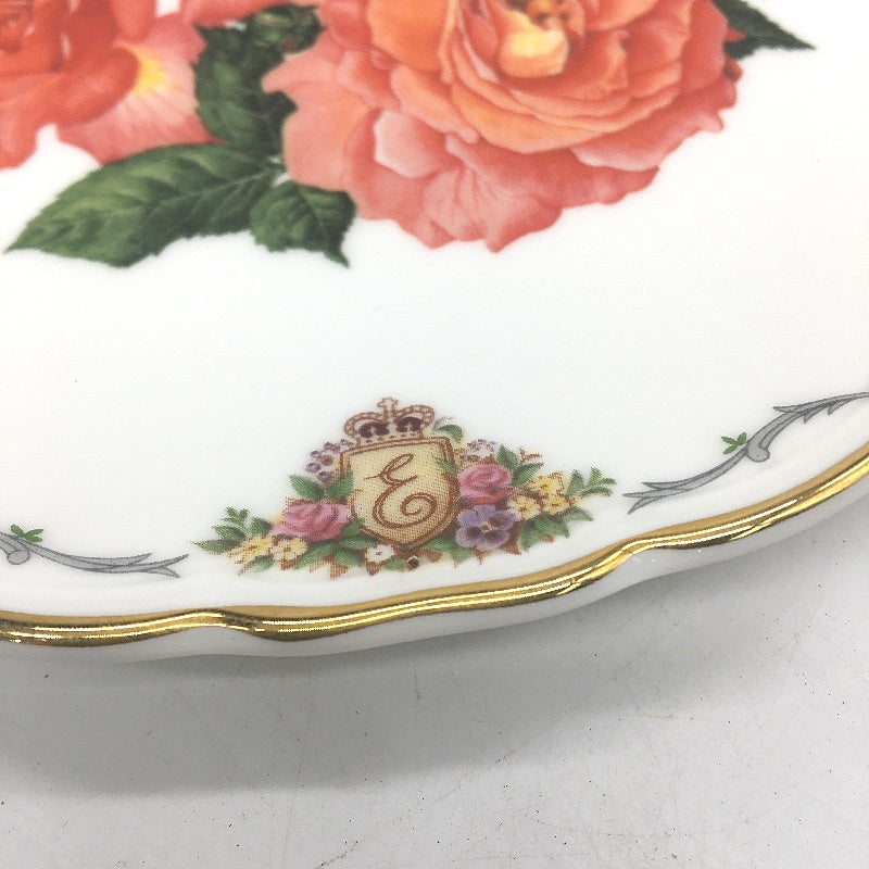 VINTAGE Royal Albert 8056E 1990 Elizabeth of Glamis Bone China Decorative Plate
