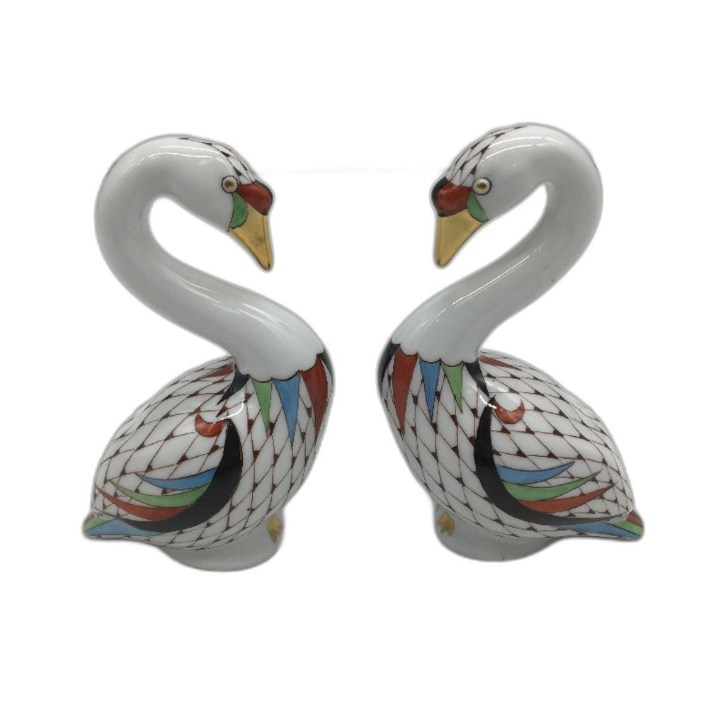 VINTAGE Hollohaza Hungary 2 Piece Handpainted Fishnet Pattern Swan Figurines