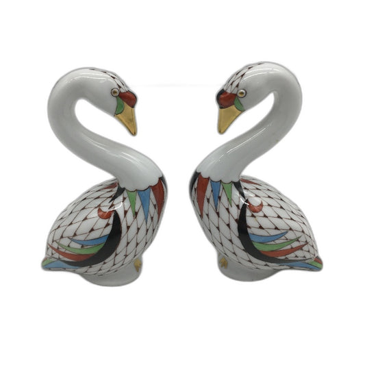 VINTAGE Hollohaza Hungary 2 Piece Handpainted Fishnet Pattern Swan Figurines